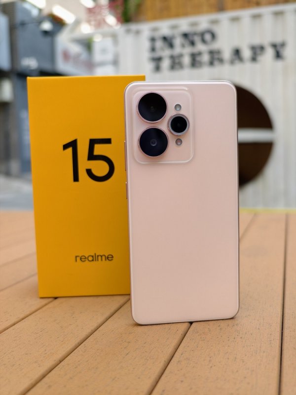 财富加 真我 15 上手: 中端价位, 旗舰体验